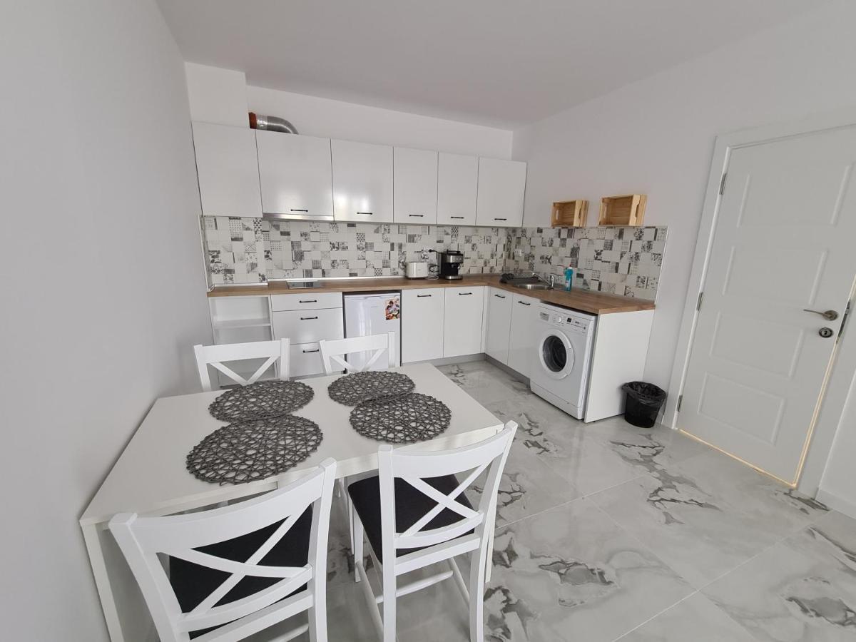 Dolphin Beach Apart Obzor Exteriér fotografie