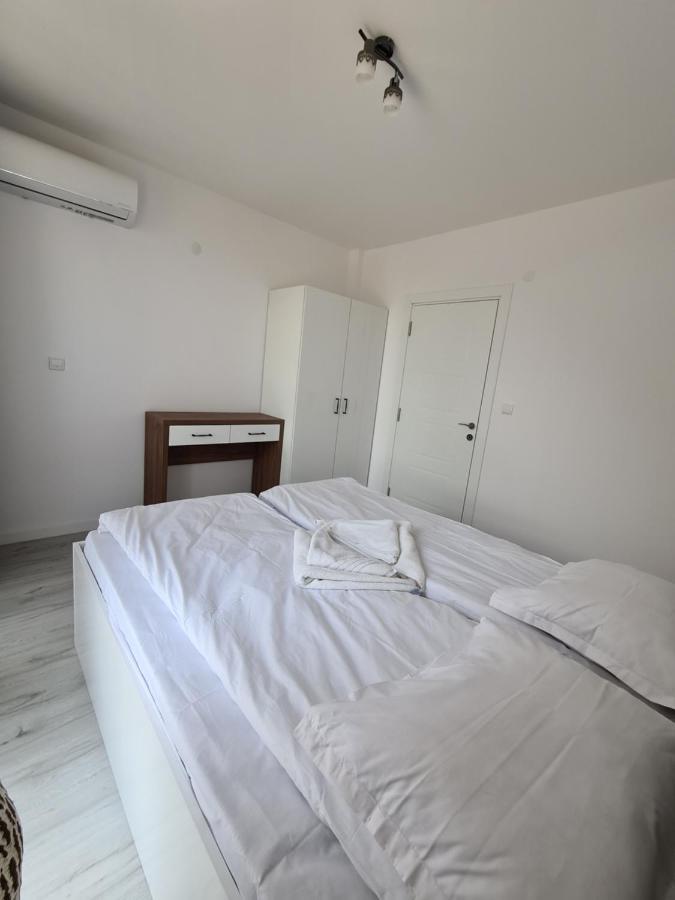 Dolphin Beach Apart Obzor Exteriér fotografie