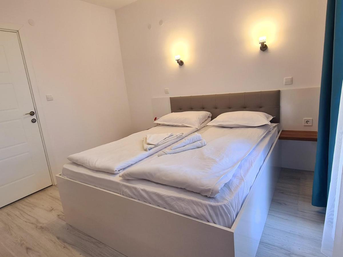 Dolphin Beach Apart Obzor Exteriér fotografie